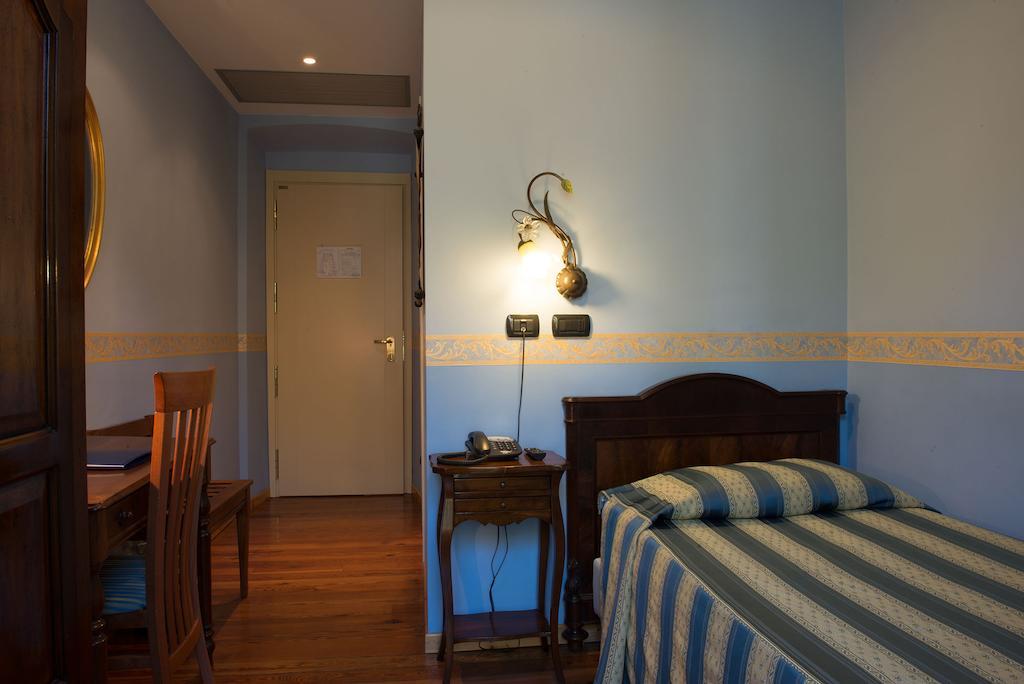 Hotel Belle Epoque サンレモ 部屋 写真
